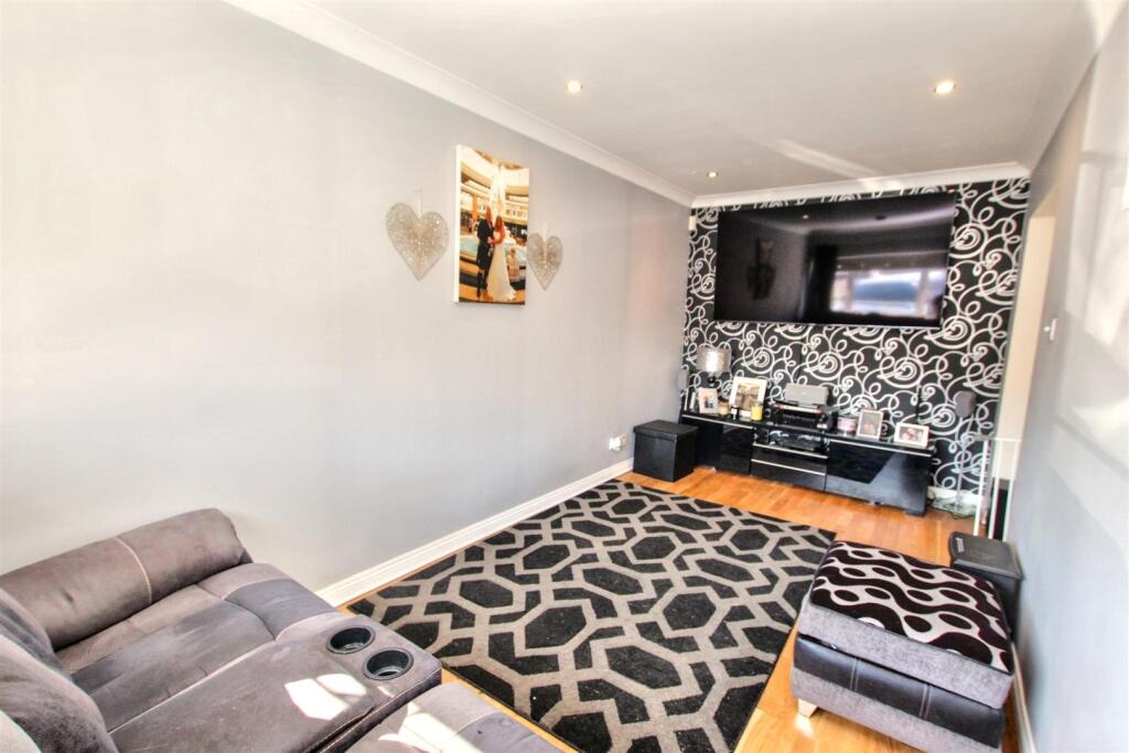 11- Sitting Room.jpg