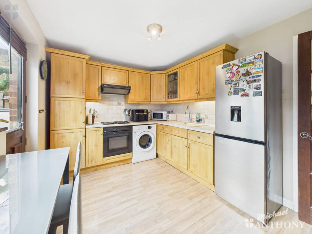 CAM03852G0-PR0475-STILL011-thumbnail-h750-70