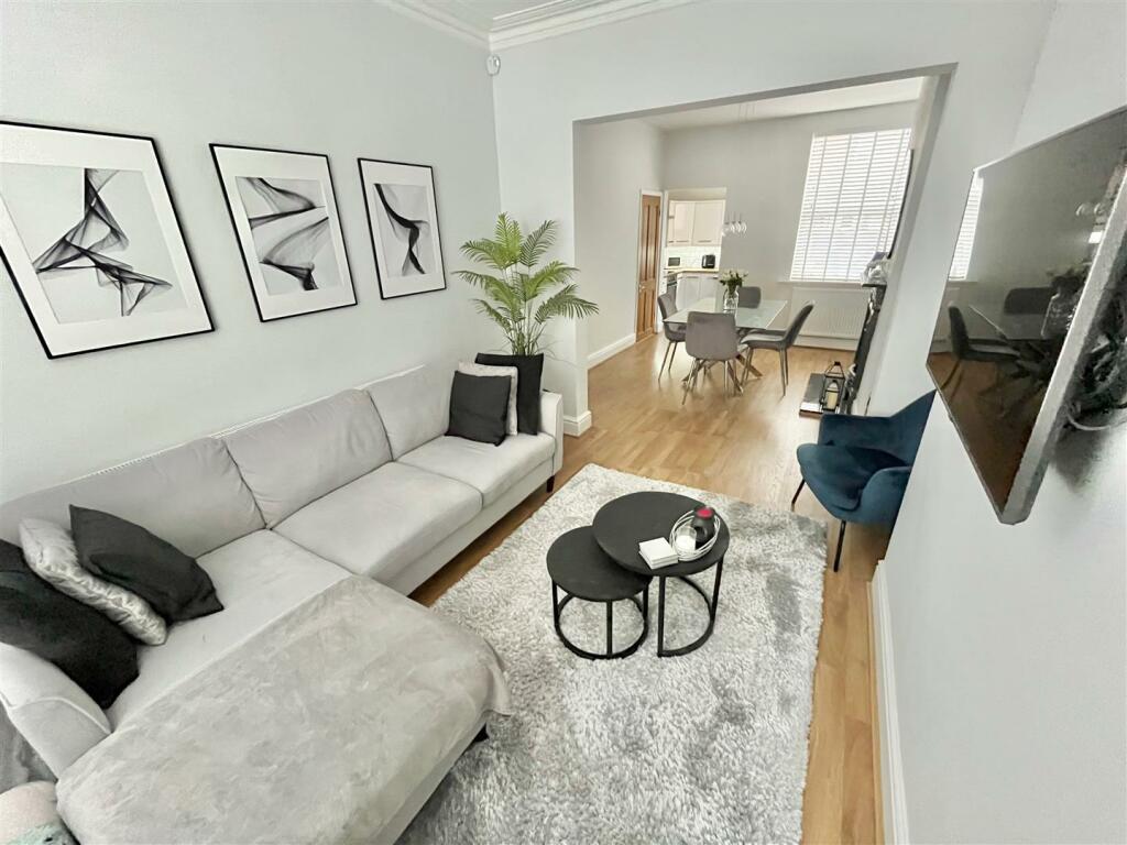 Lounge Aspect 2.jpg