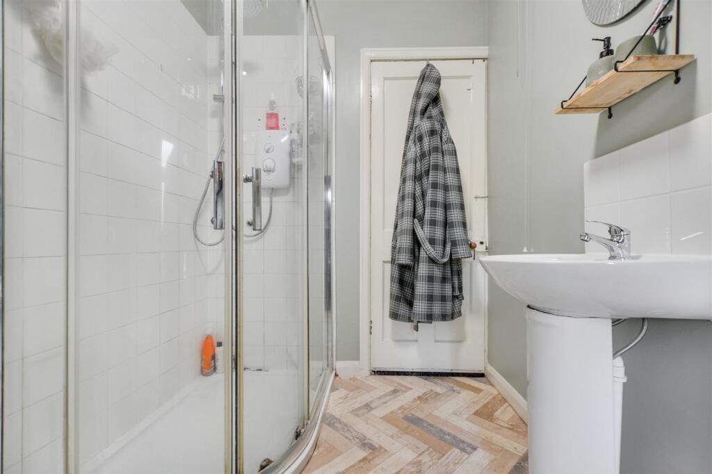 Bathroom_1.jpeg
