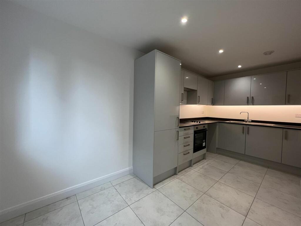 OPEN PLAN DINING/KITCHEN