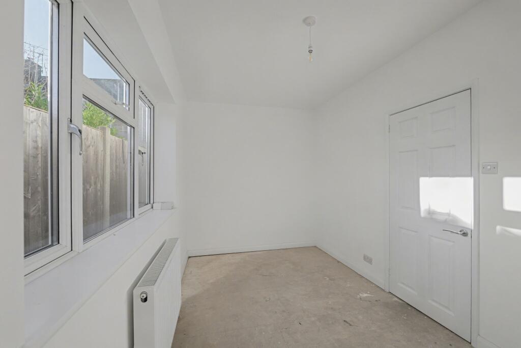 69 Headley Road, Liphook, Hampshire, GU30 7PR