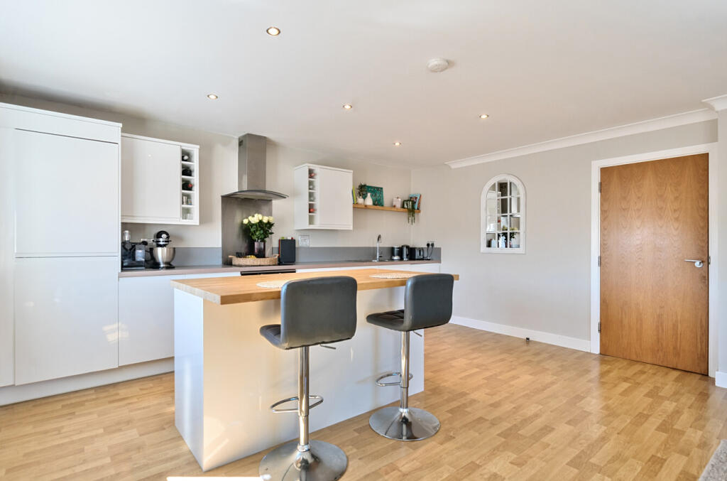 1289564-15-682709...