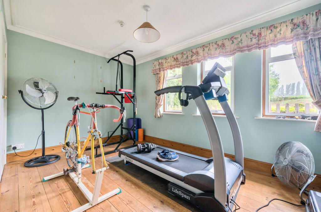 1296312-15-6835e7...