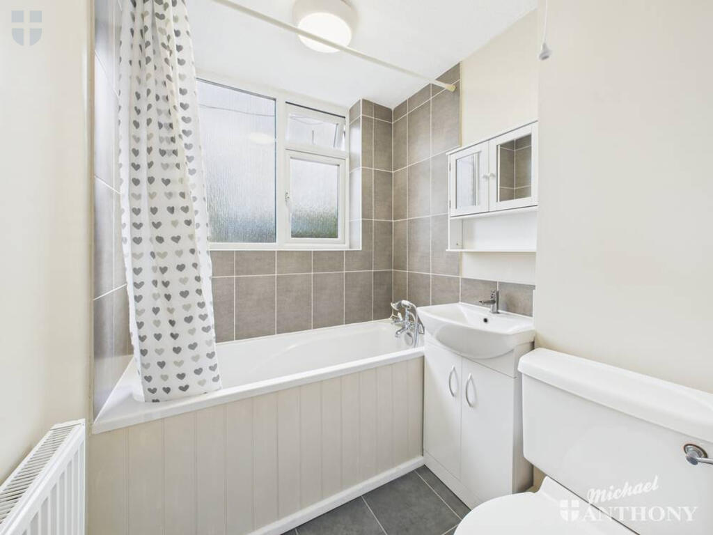 CAM03852G0-PR0456-STILL011-thumbnail-h750-70