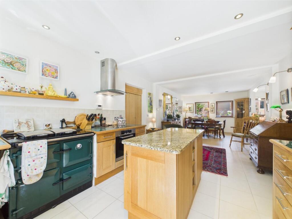 Kitchen &amp; Dining Area