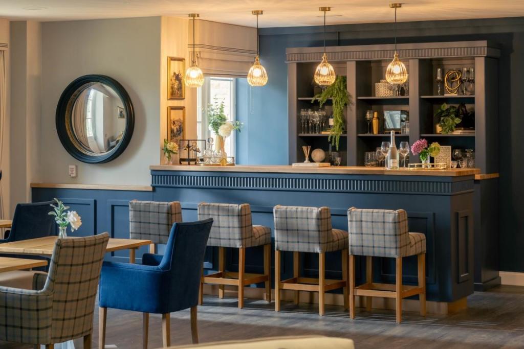 2222_STW_HWK_RP_BAR2 (Medium).jpg