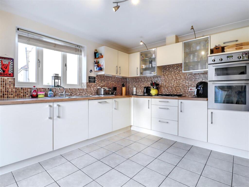 kitchen/breakfast room