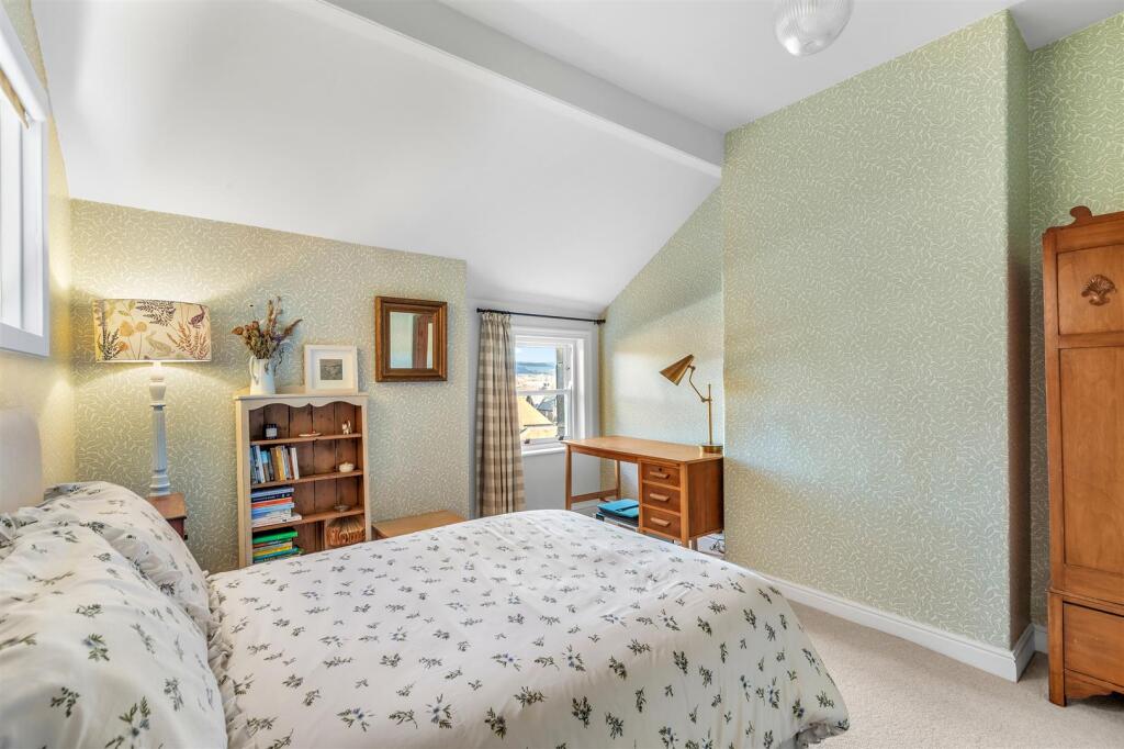 Bed 3.jpg