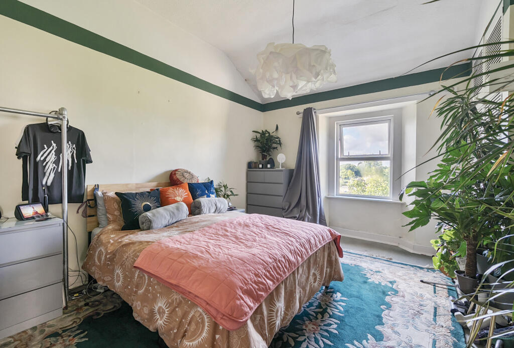 1298331-16-683d8b...