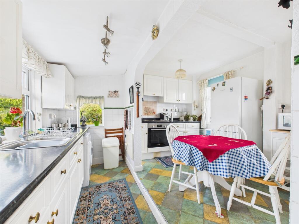 Kitchen / Breakfast Room