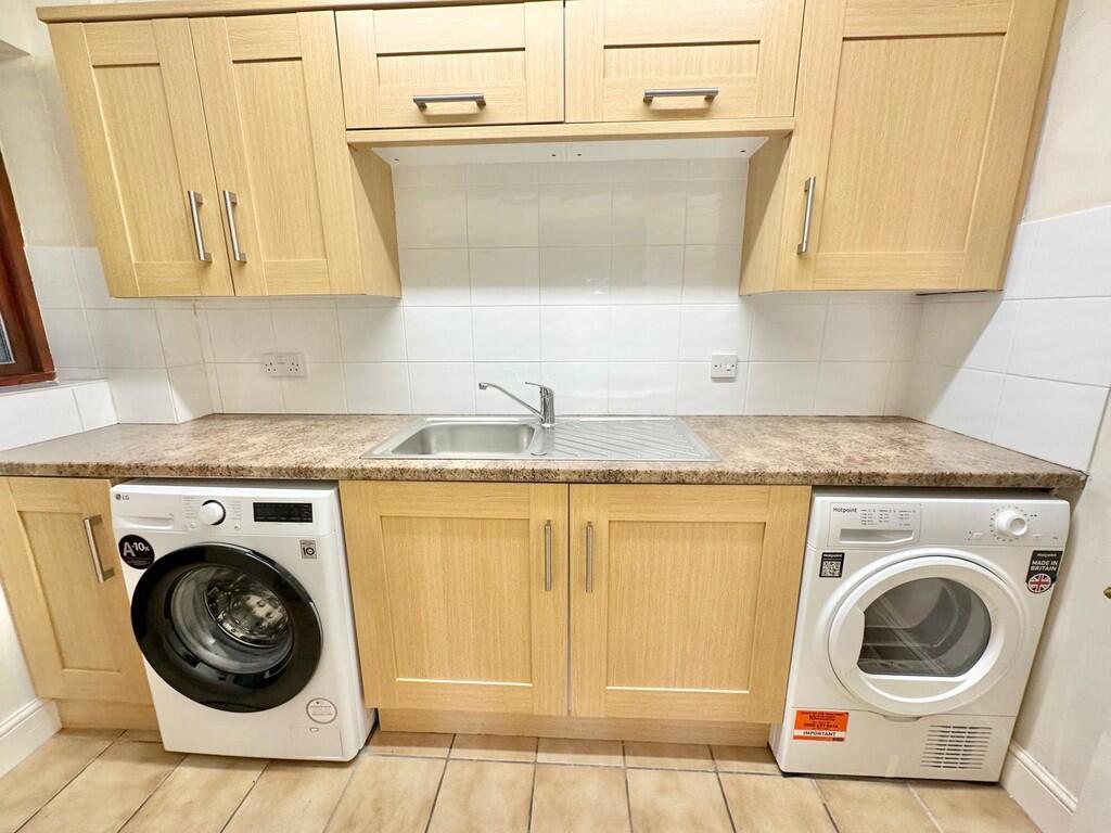 IMG-20250204-WA00...