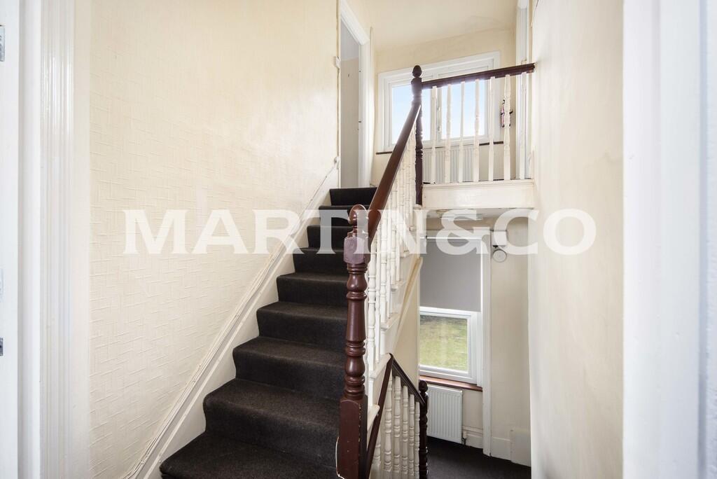 9_Hallway