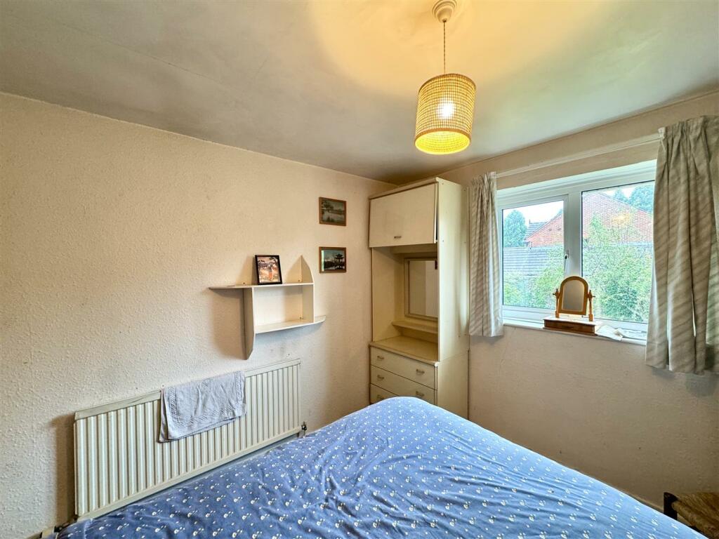 BEDROOM 4