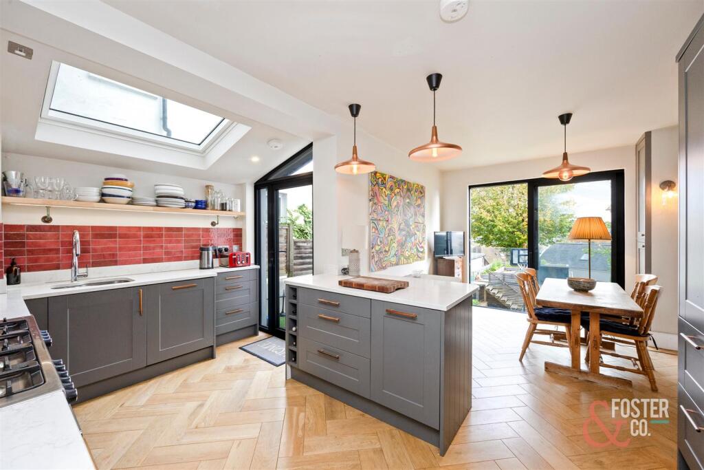 Compton Road, 20-021.JPG