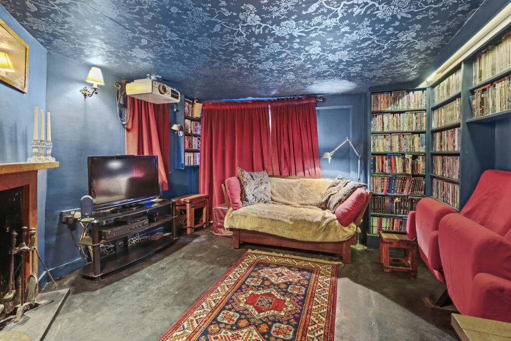 TV Room IMG_1951