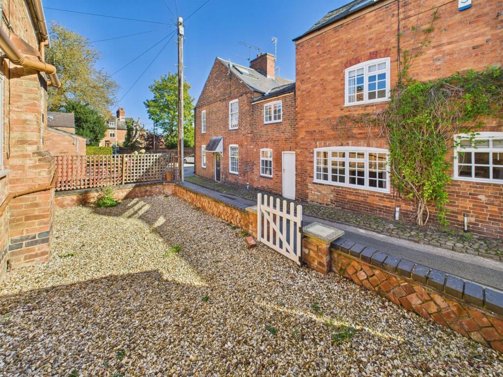 Private Courtyard