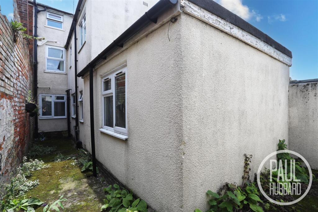 FLAT 1 OUTSIDE