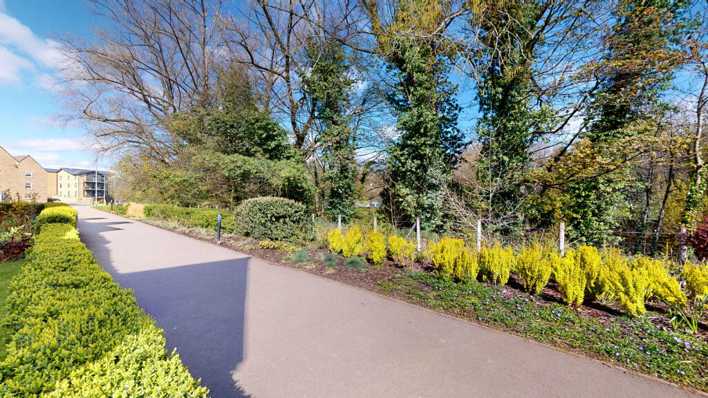 41-Riverside-Walk-04272023_142124