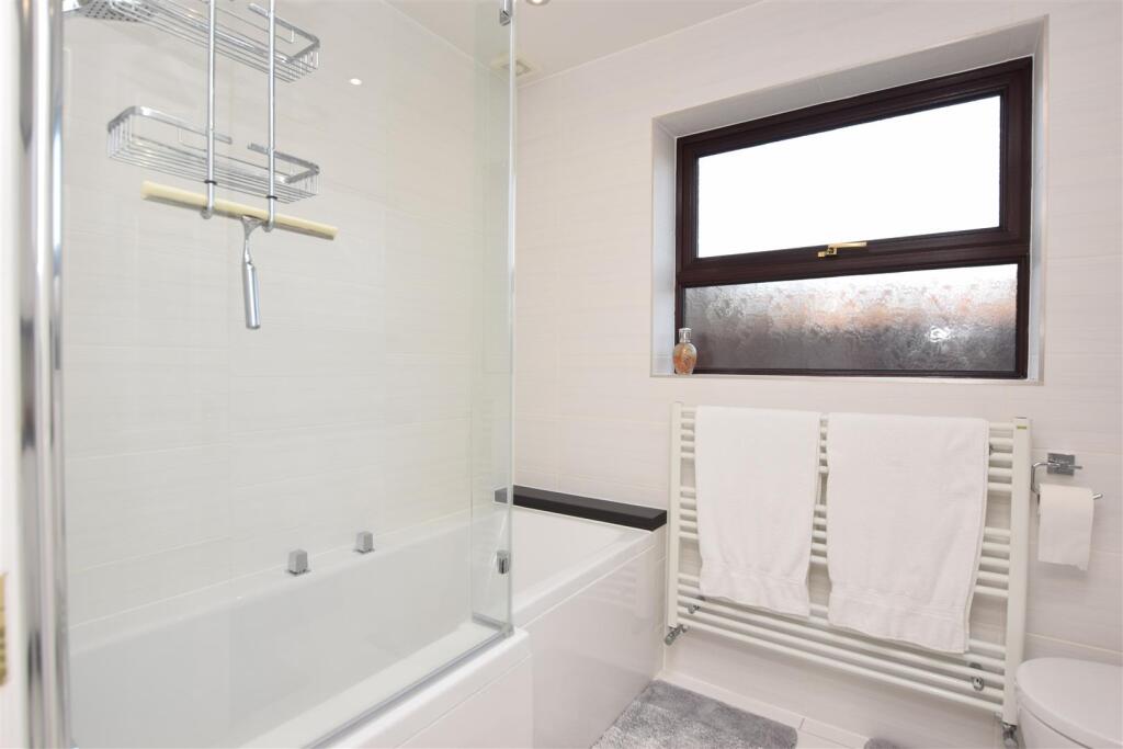 Bathroom.JPG