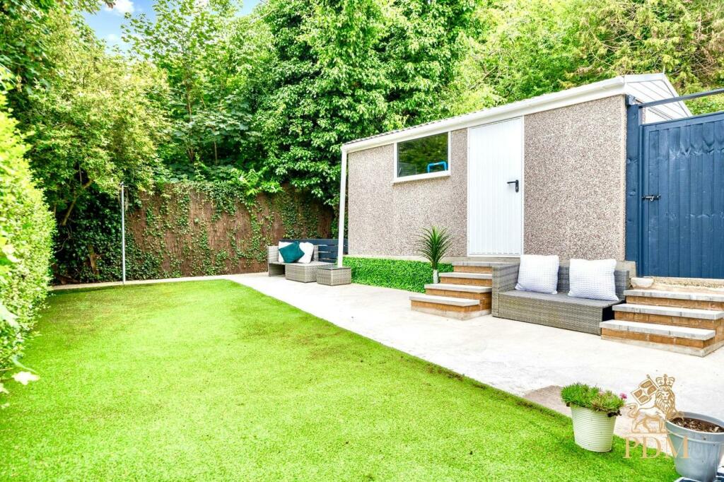 32 Fernwood Crescent Wollaton Nottingham NG8 2GF