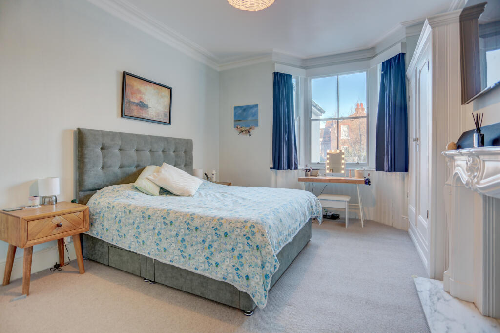 bedroom4