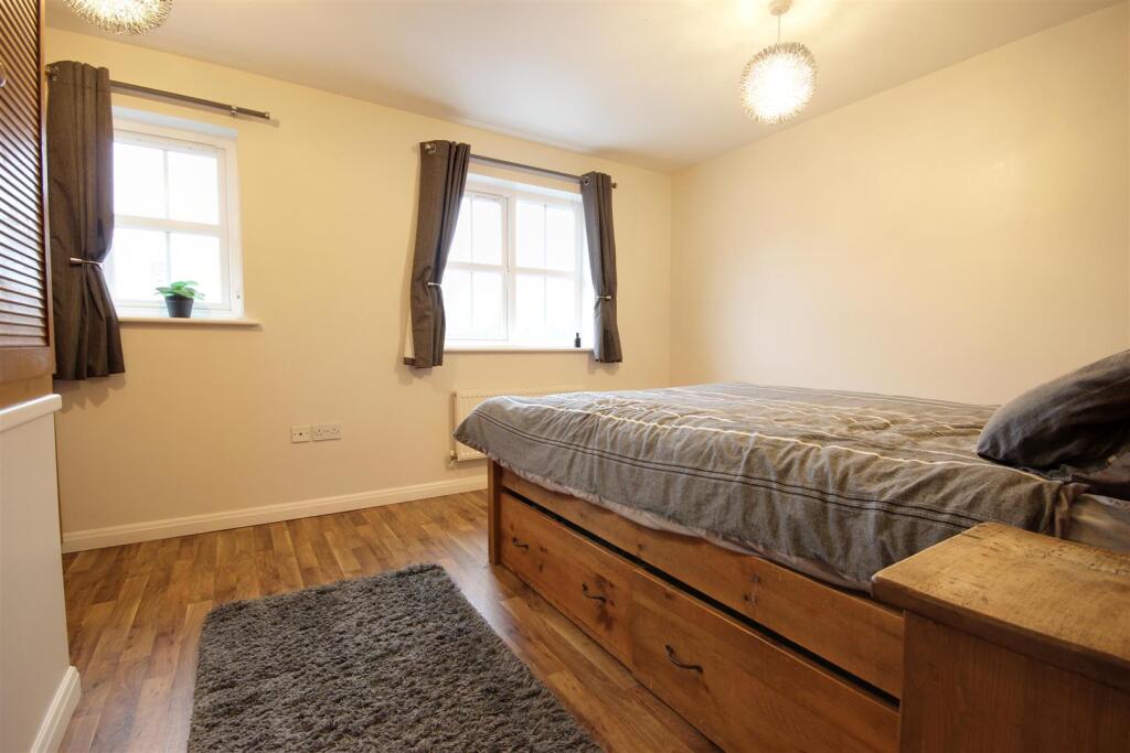 BEDROOM 1 (FRONT)