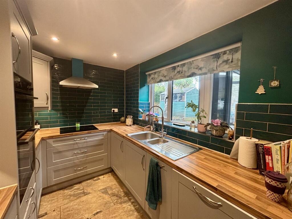 Kitchen 3.jpg