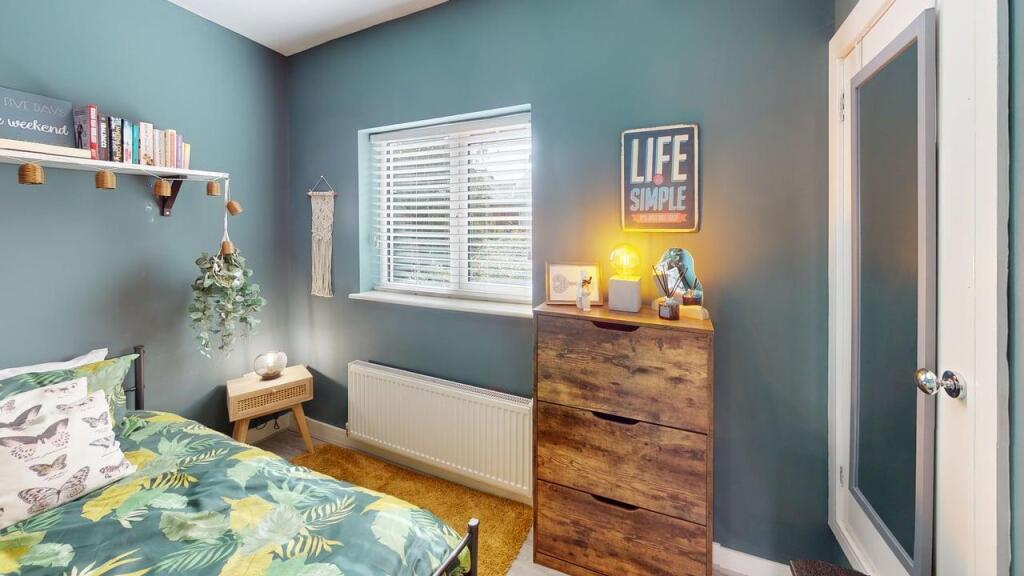 6-Earl-Street-Bedroom 1.jpg