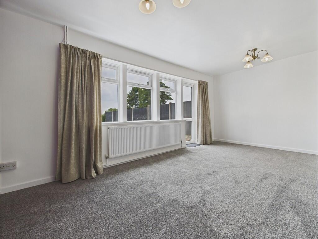 CAM04273G0-PR0137...