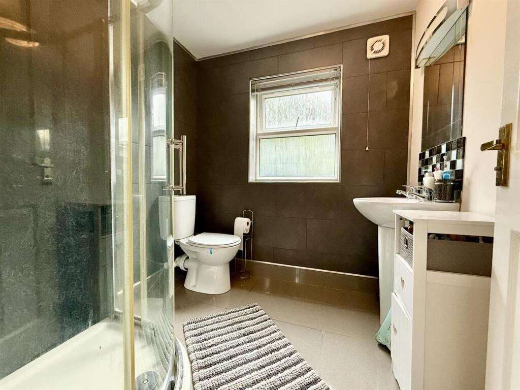 ShowerRoom.jpg