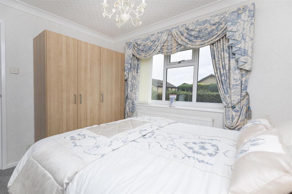 Bramleys Estate Agents - Elm Court - Kirkburton (7