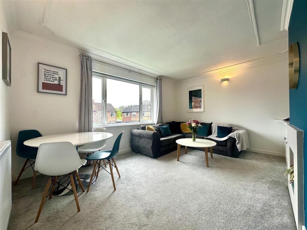 Dining / Living Room