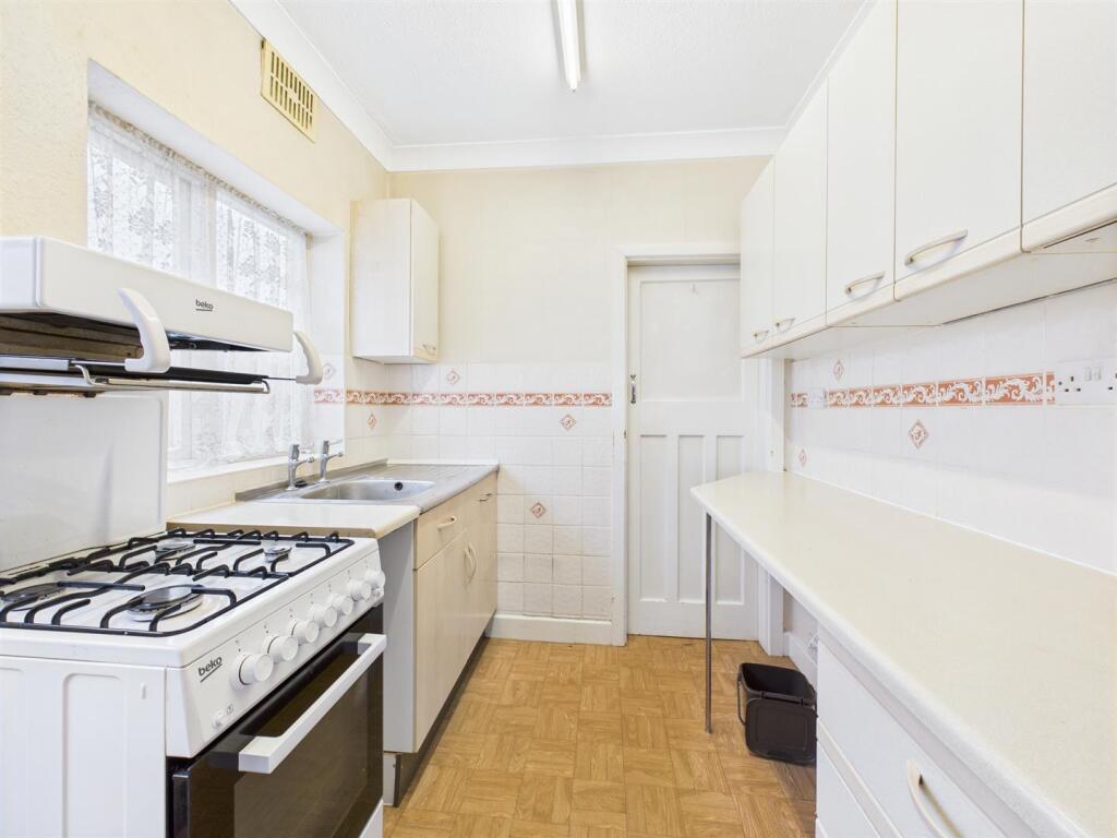 Kitchen: