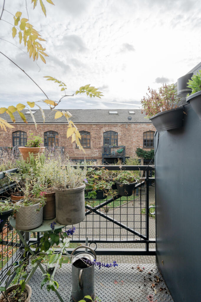 318524 - Independent Place, London E8 - high re...