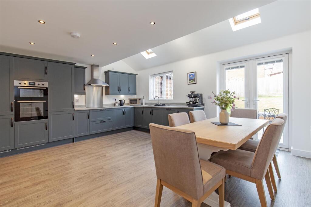 Impressive Dining Kitchen