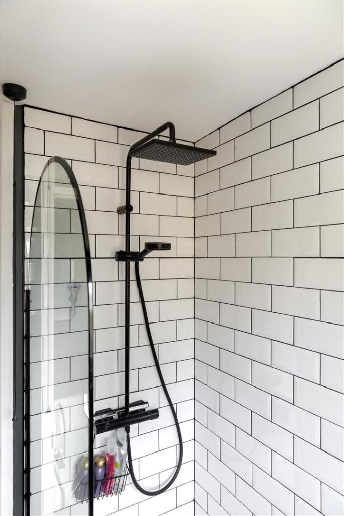 Dean Close 50 SHOWER.jpeg