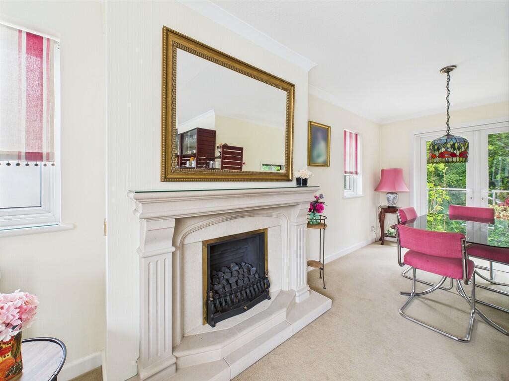 CAM02089G0-PR0483...