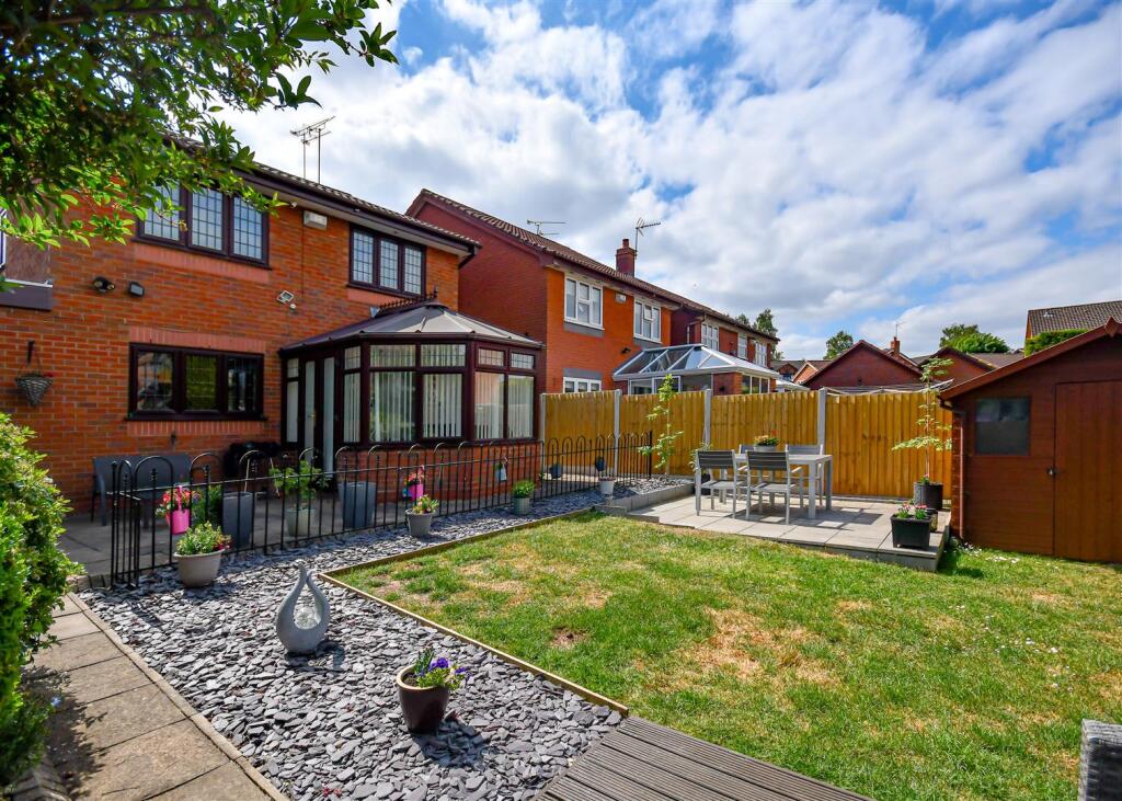 19 Penleigh Gardens-External (2).jpg