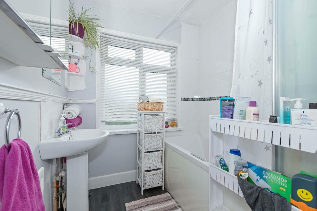 74 Freshbrook rd_4.jpg