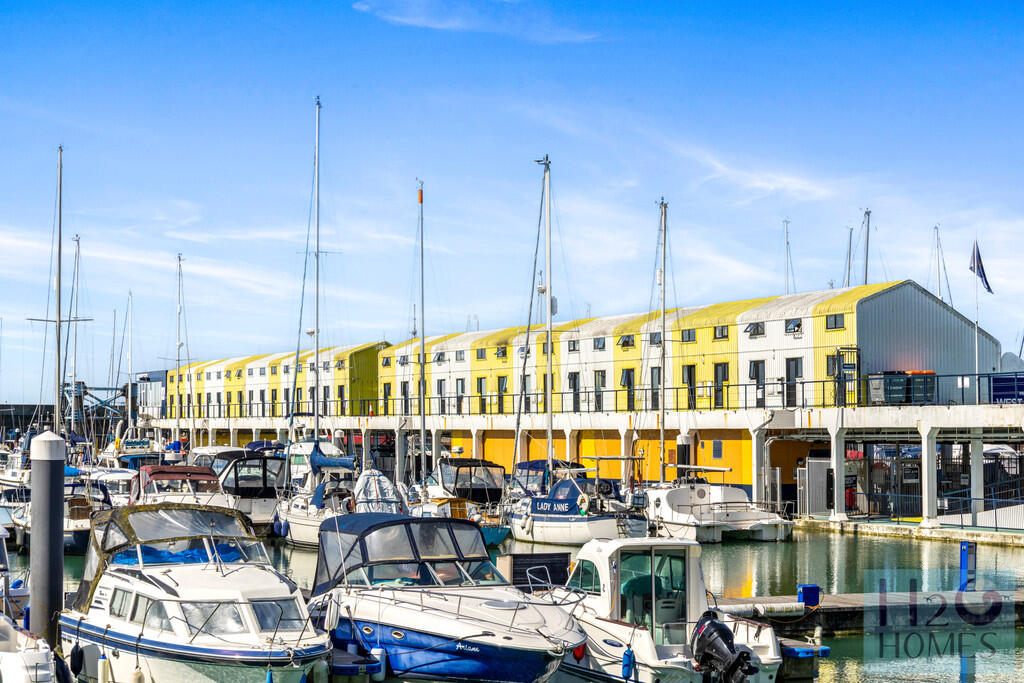 Western Concourse...