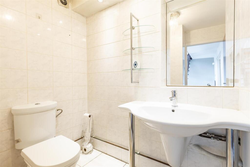 9 Hilly Fld  (3).jpg