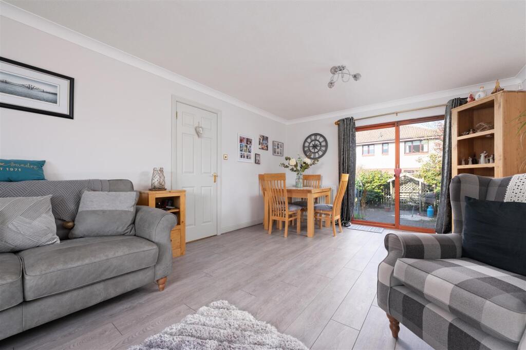 13 Westhall Crescent 011.JPG