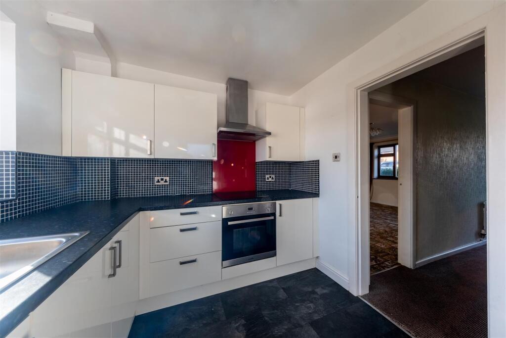 12b Eaton Road-002.jpg