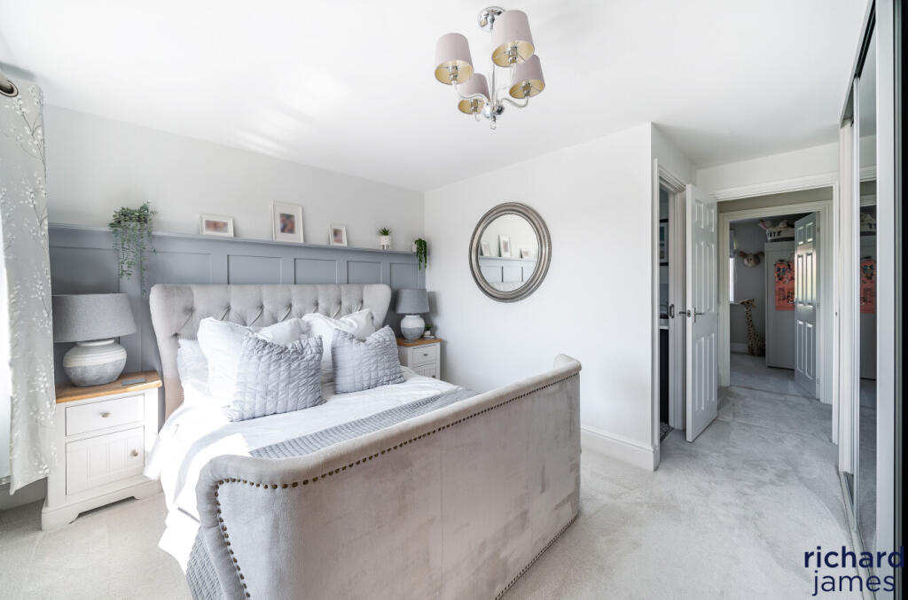 ea705a37-4433-44e...