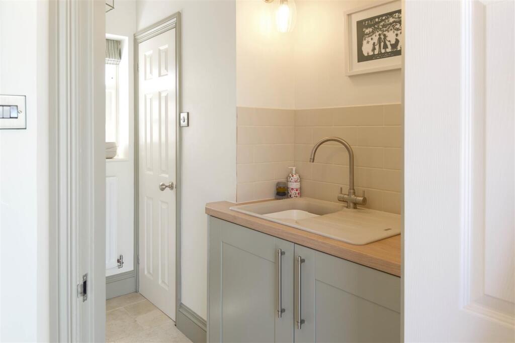 Hammerwhich Place Farm-28.jpg