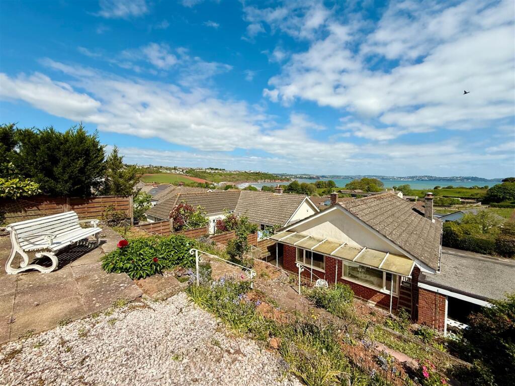 Rear Right Quarter.JPG