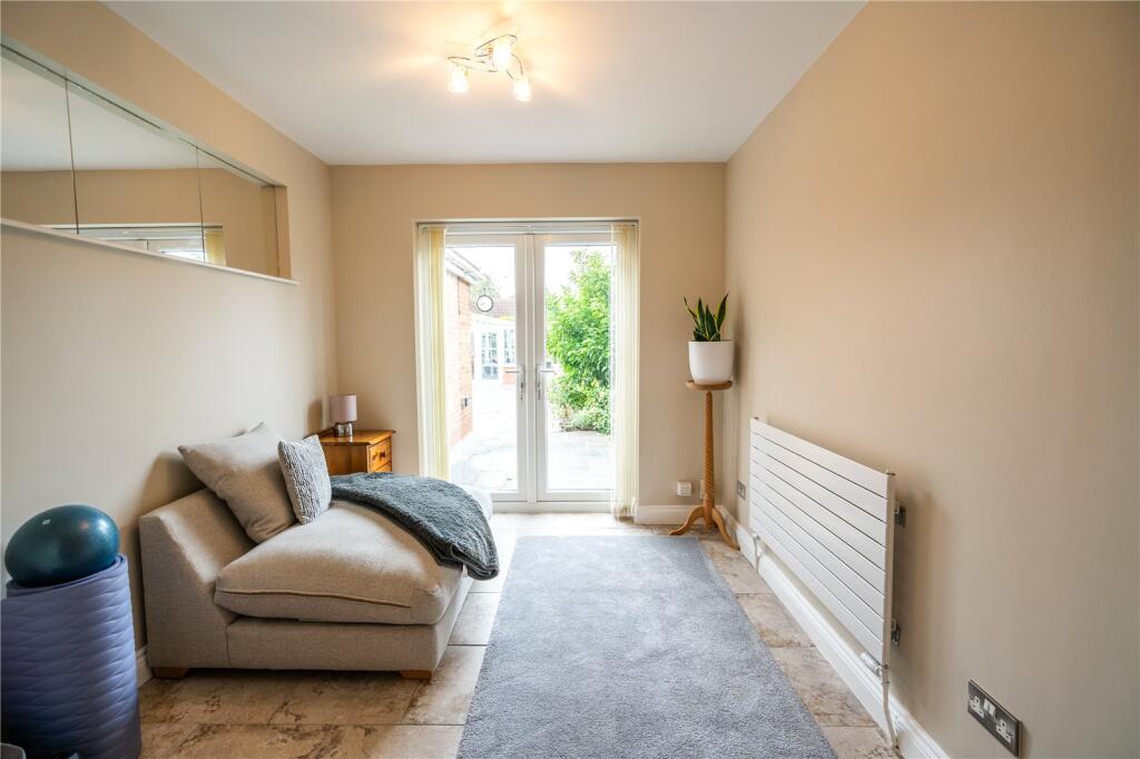 Bedroom2/Dining Room