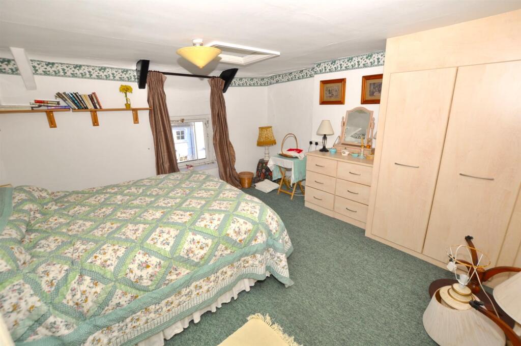 FRONT BEDROOM 2