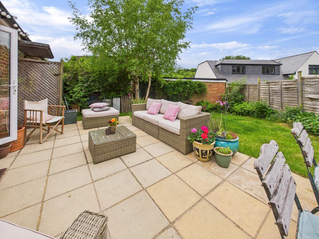 CAM01354G0-PR0516-STILL012